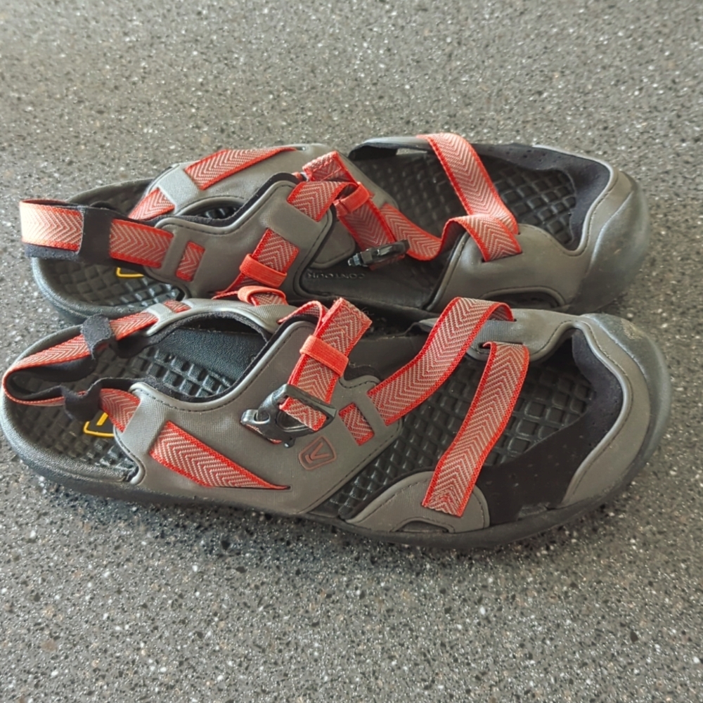 Men’s keen sandals size 13